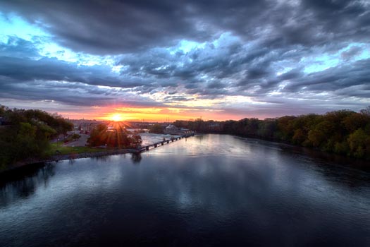 “Memorial Sunrise” - Julie Berglund - Acrylic on Metal - 16" x 24" - $338 - www.jberglundphoto.com